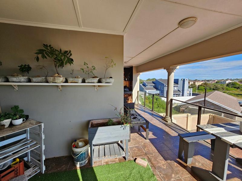 4 Bedroom Property for Sale in Aston Bay Eastern Cape